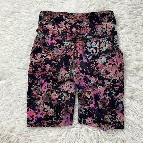 Lululemon Base Pace High-Rise Short 8" Stencil Blossom Red Multi - Picture 4 of 4